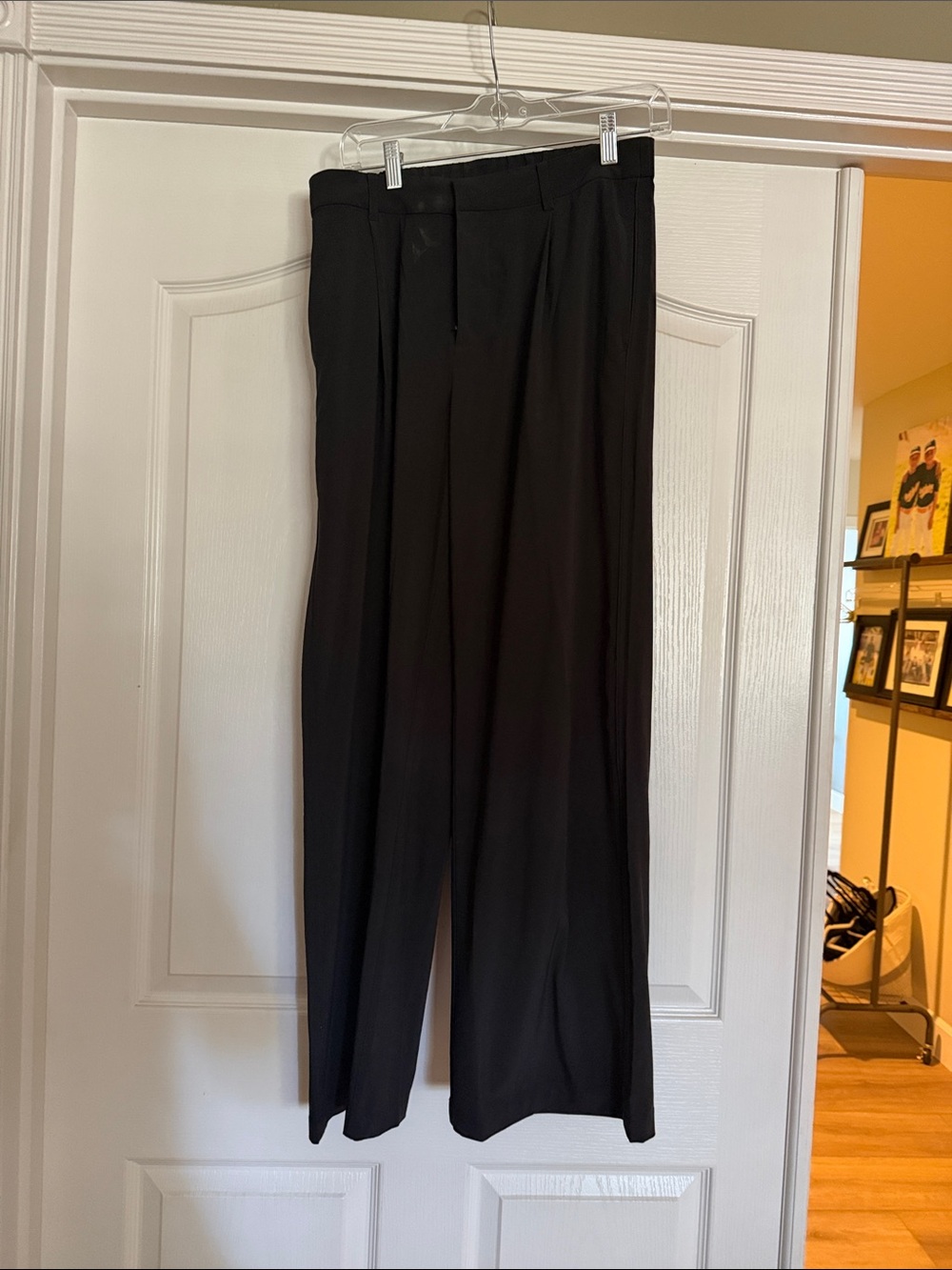 Vuori women’s Black Trouser Pants - Classic Straight Leg